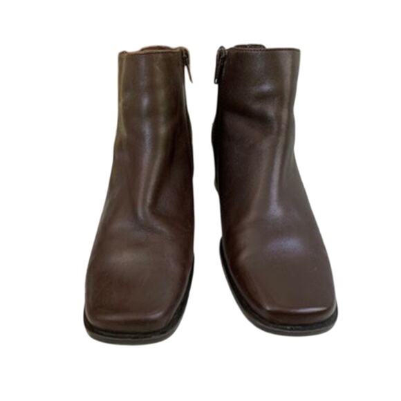 White Mountain Fairchild Brown Leather Square Toe Perfect Ankle Boots Size 6.5 - Picture 2 of 8